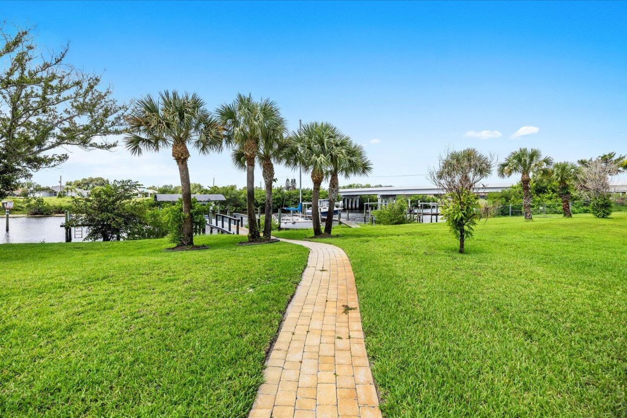 470 SE Pine Road, Port Saint Lucie, FL 34984 Photo