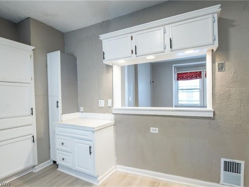 1373 E 89th Street , Cleveland, OH 44106 Photo 14