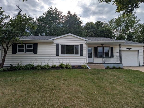 1324 Empire Court , Freeport, IL 61032