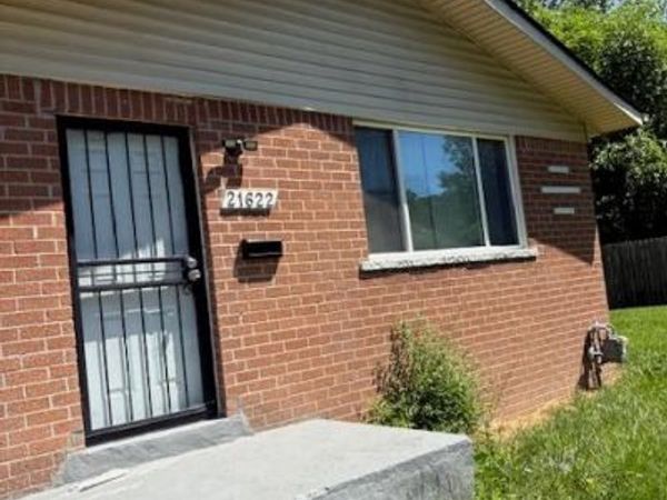 21622 Santa Clara , Detroit, MI 48219