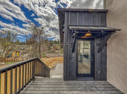 10017 East River Street, Truckee, CA 96161 Photo
