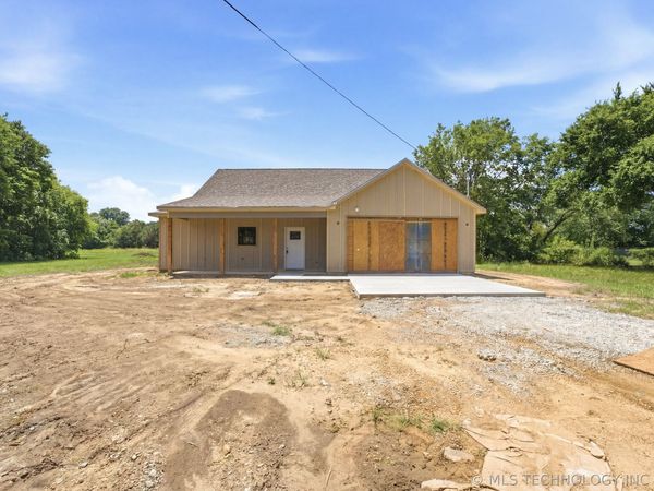 1106 E Wallace Street , Okmulgee, OK 74447
