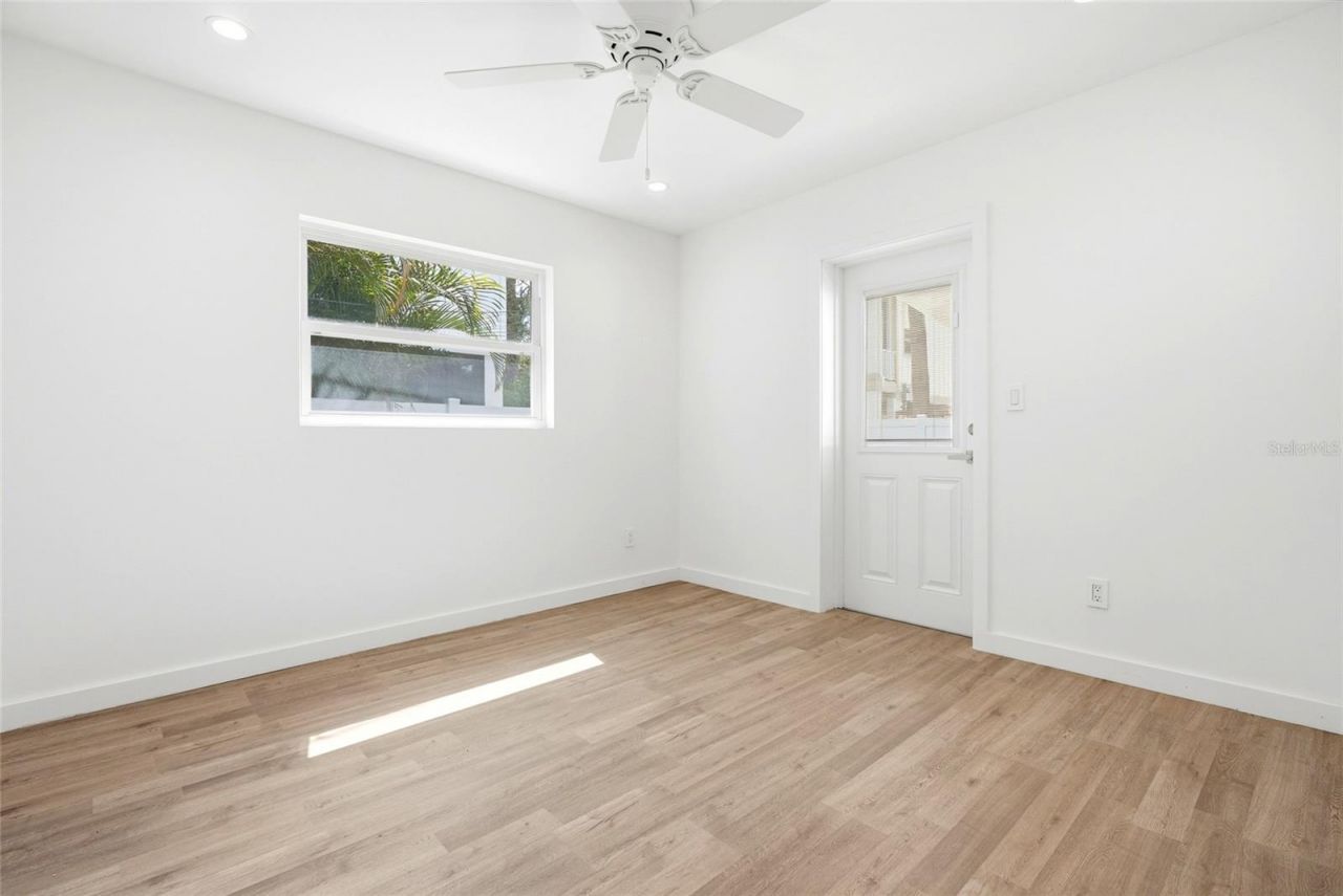 1867 Michigan Avenue Ne, Saint Petersburg, FL 33703 Photo