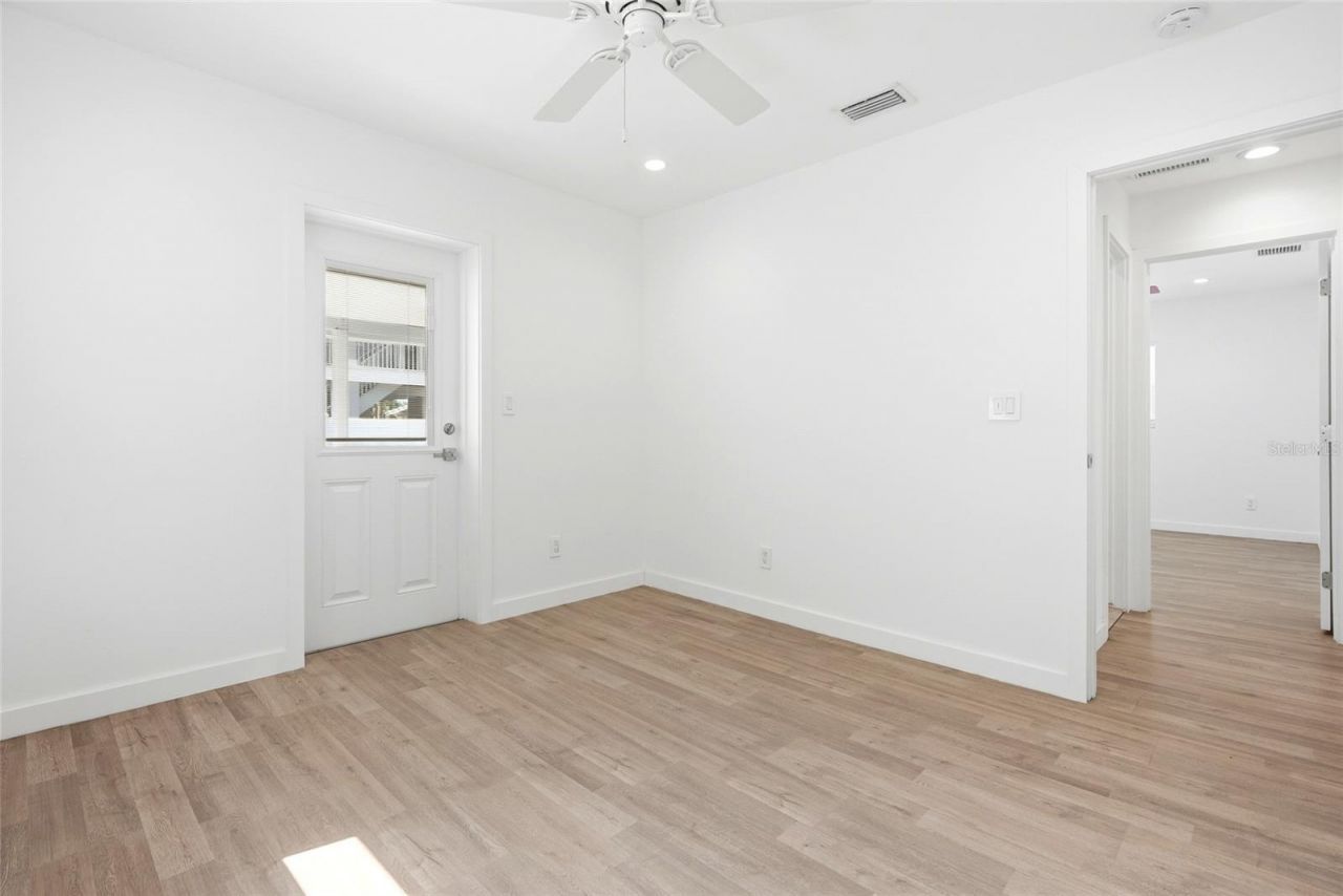 1867 Michigan Avenue Ne, Saint Petersburg, FL 33703 Photo