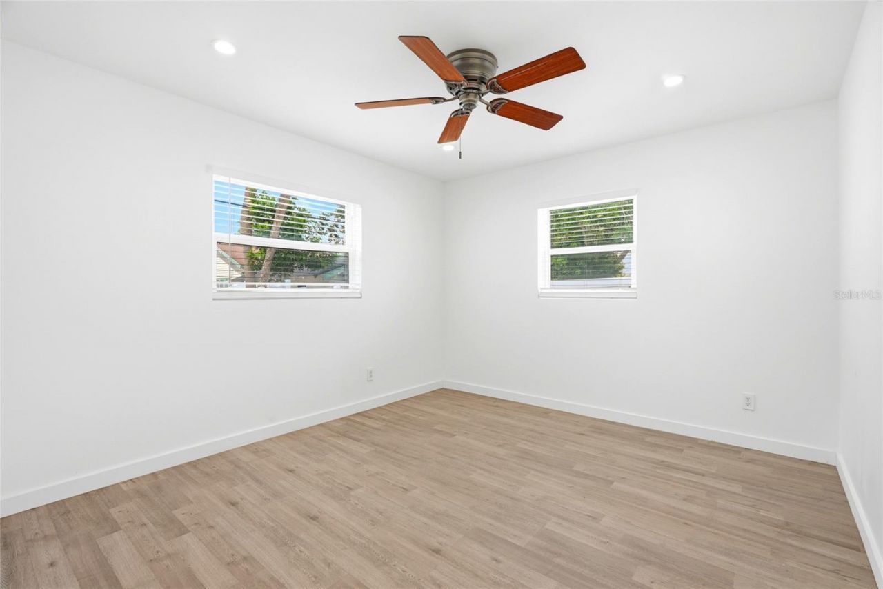 1867 Michigan Avenue Ne, Saint Petersburg, FL 33703 Photo