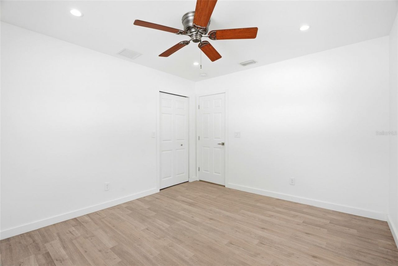 1867 Michigan Avenue Ne, Saint Petersburg, FL 33703 Photo