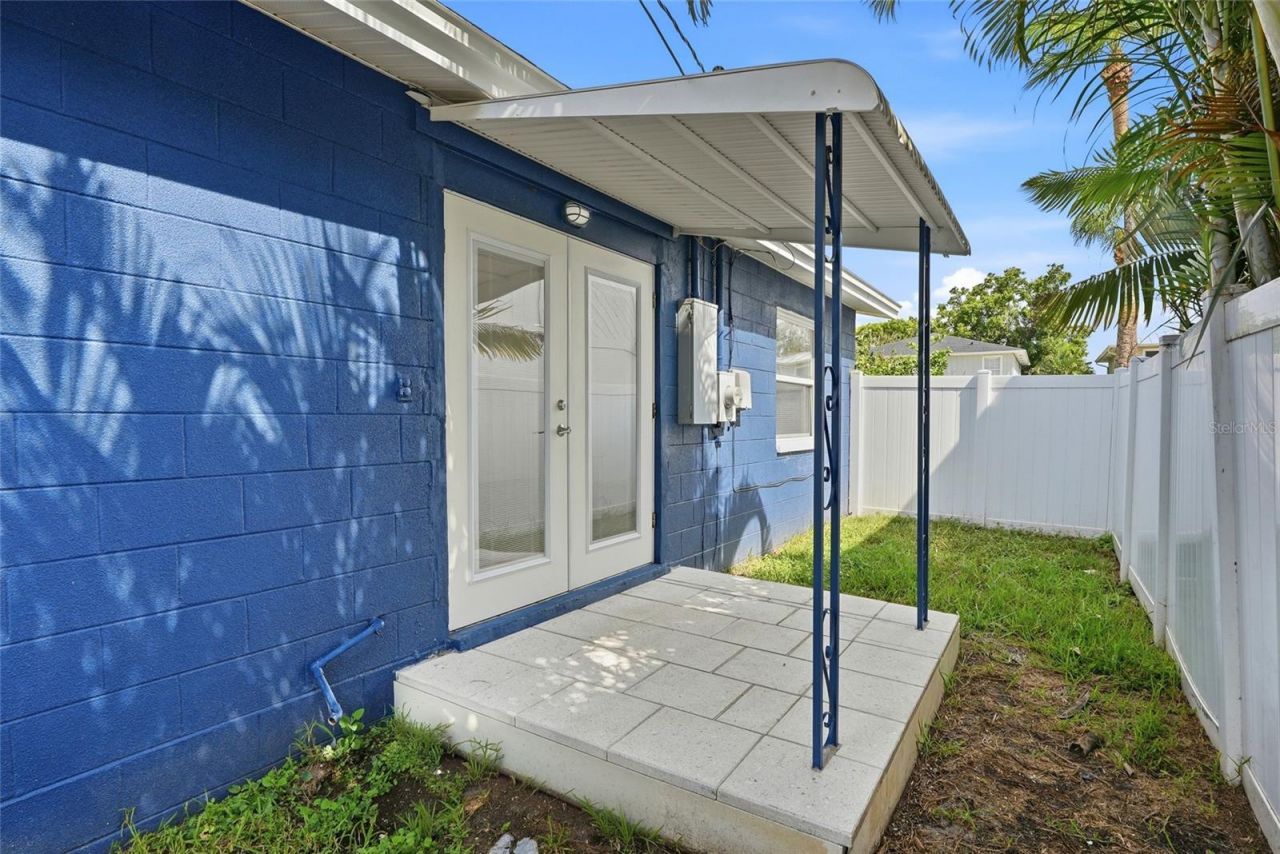 1867 Michigan Avenue Ne, Saint Petersburg, FL 33703 Photo