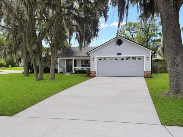 561 ASTORIA DRIVE , DELAND, FL 32724