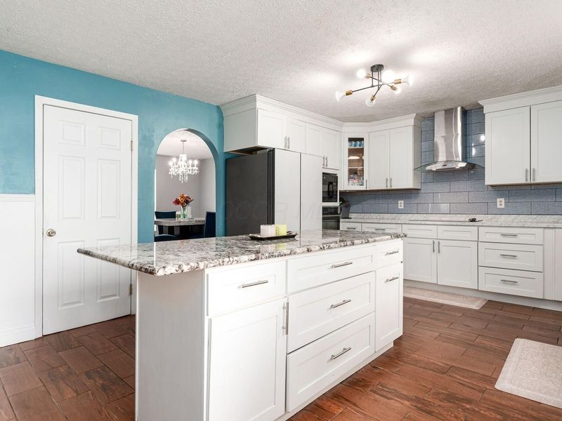 2868 Blue Moon Drive, Columbus, OH 43232 Photo 19