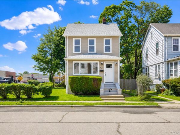 42 Satterie Avenue , Valley Stream, NY 11580