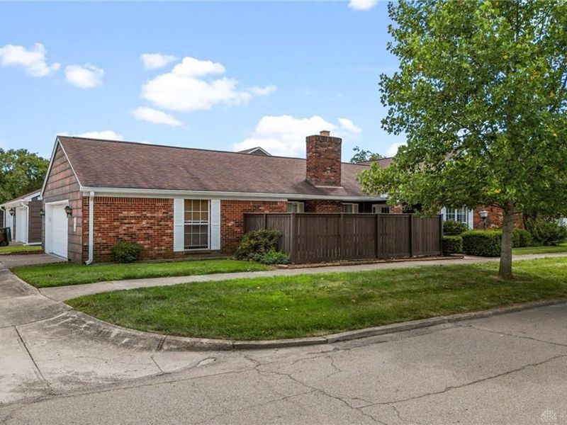 2222 Barclay Court, Fairborn, OH 45324 Photo 2
