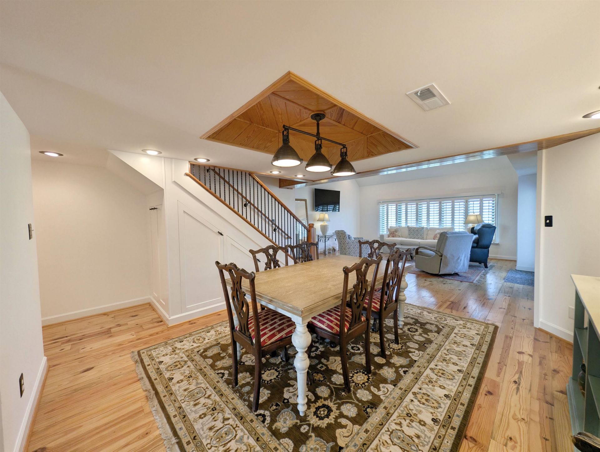 1398 Basin Terrace  Photo 8