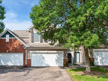 2782 Spy Glass Drive, Chaska, MN 55318