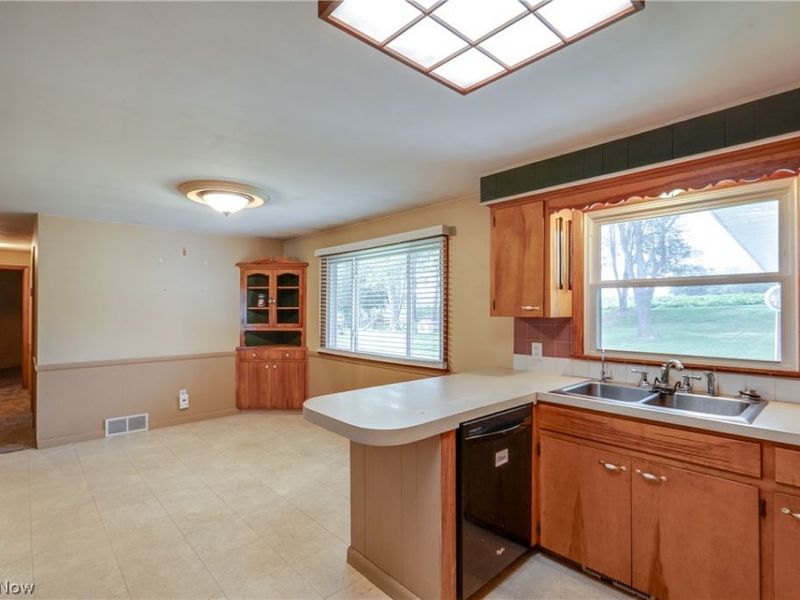 1402 Brookwood Drive, Mogadore, OH 44260 Photo 11