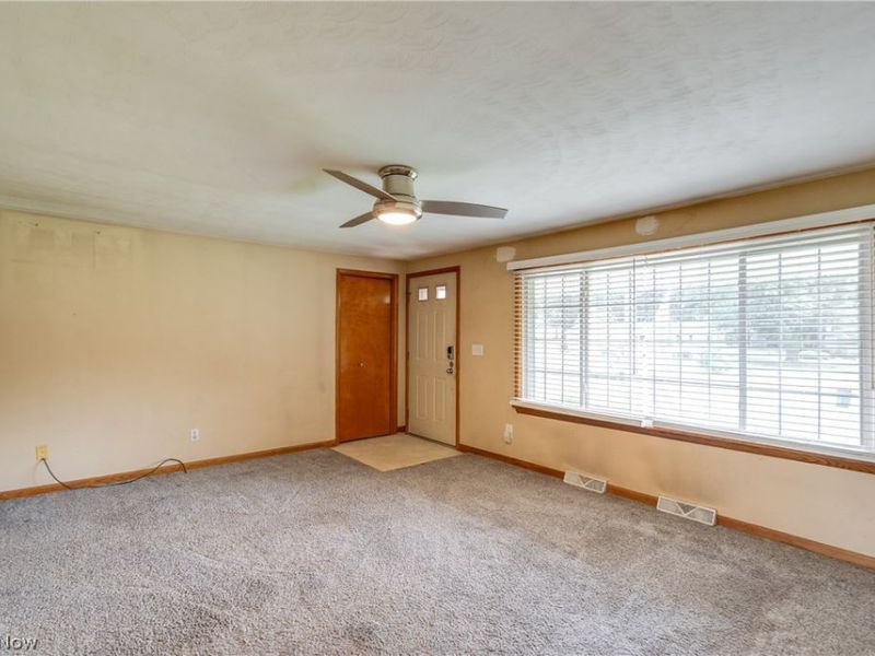 1402 Brookwood Drive, Mogadore, OH 44260 Photo 2