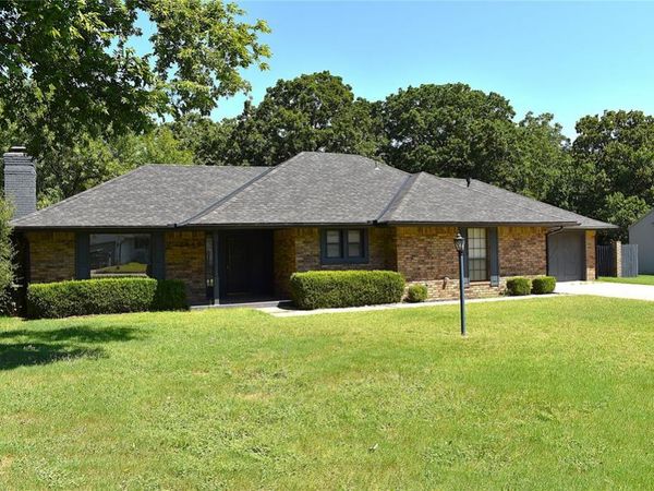 2449 Whispering Oak Drive, Seminole, OK 74868