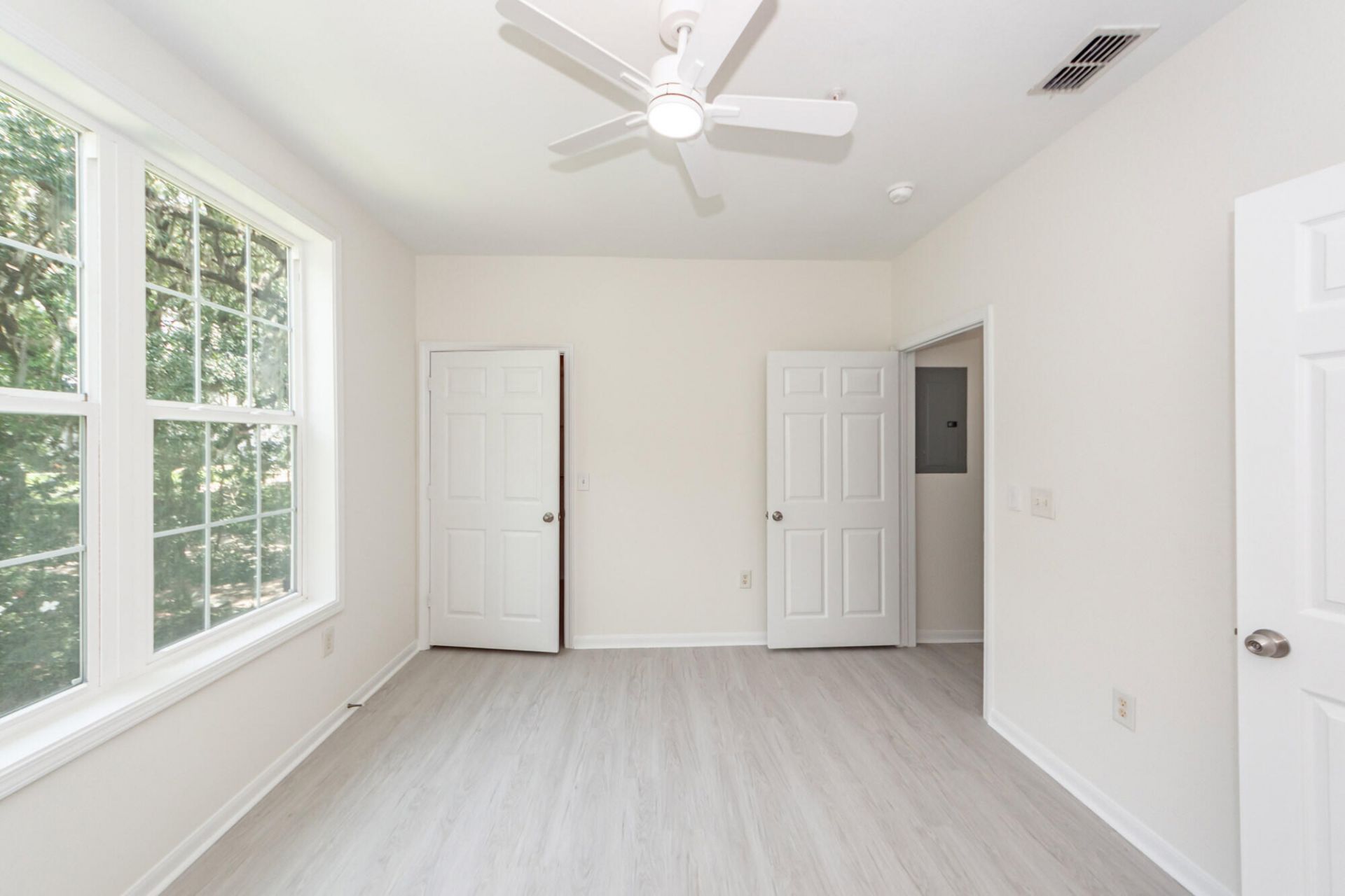 60 Fenwick Hall Allee Photo 11