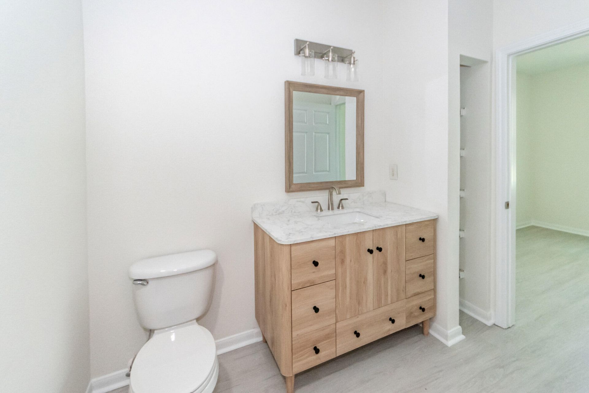 60 Fenwick Hall Allee Photo 12