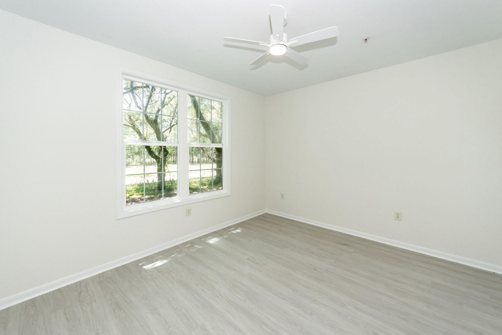 60 Fenwick Hall Allee Photo 13
