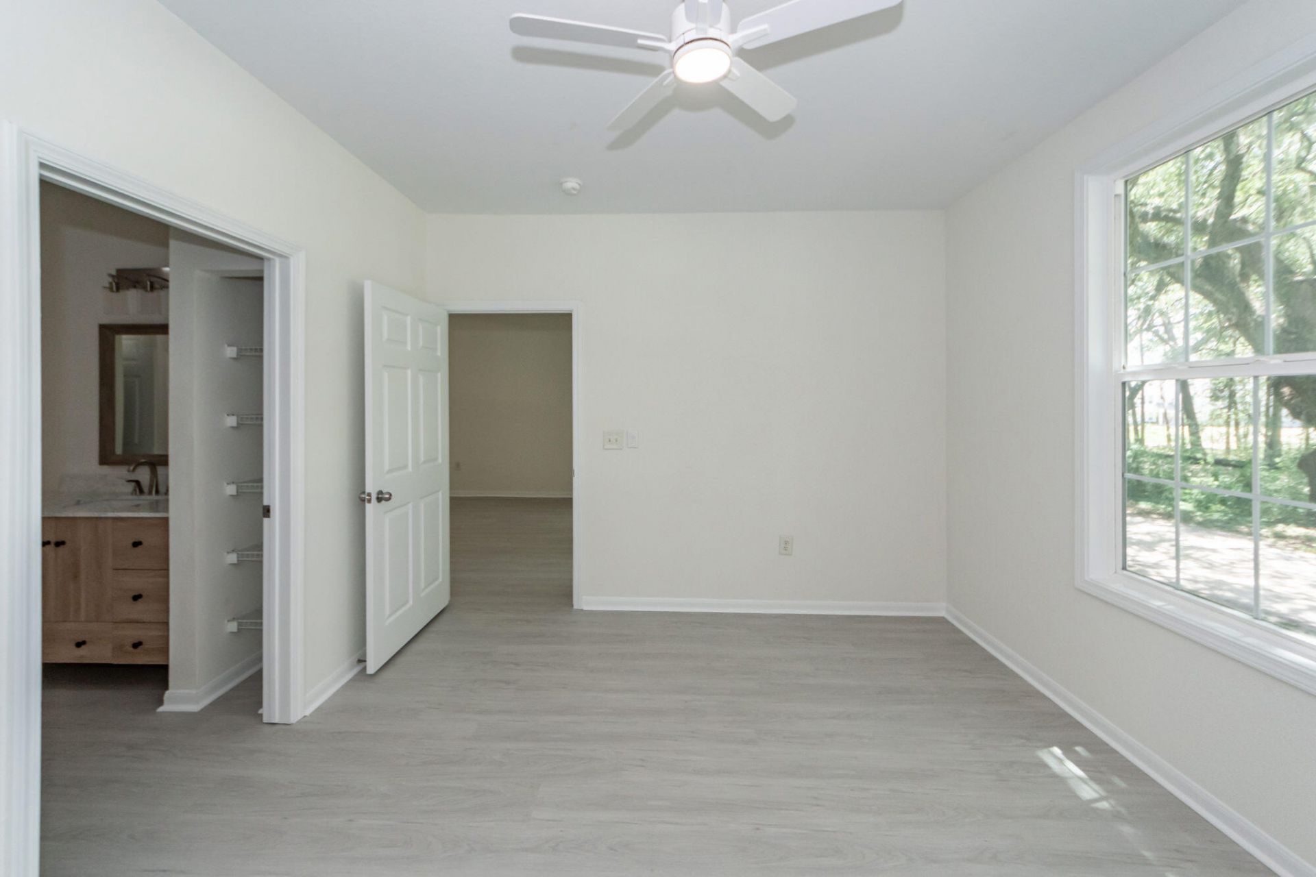60 Fenwick Hall Allee Photo 14