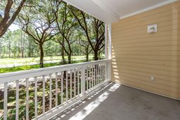 60 Fenwick Hall Allee photo 4