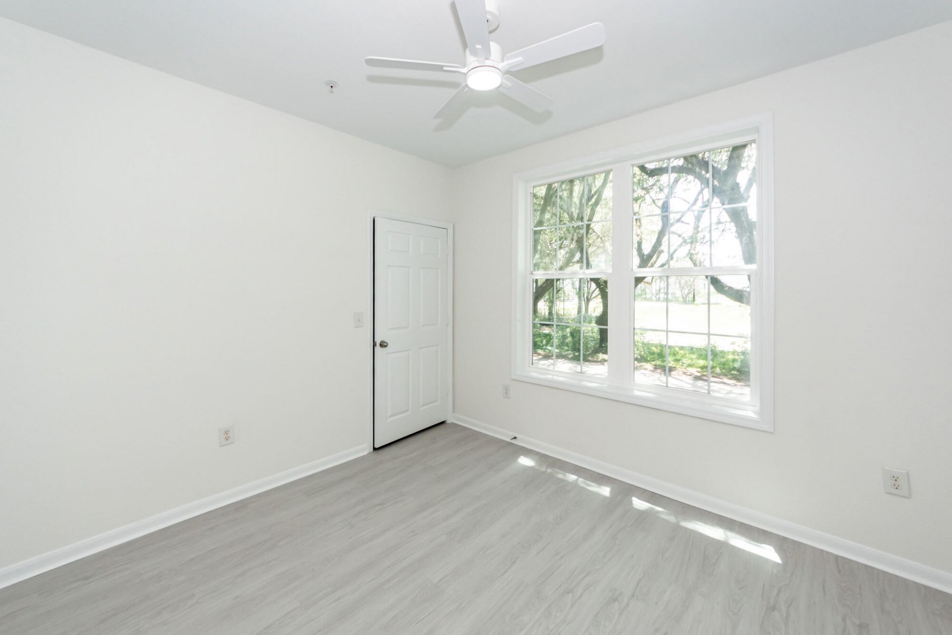 60 Fenwick Hall Allee Photo 9