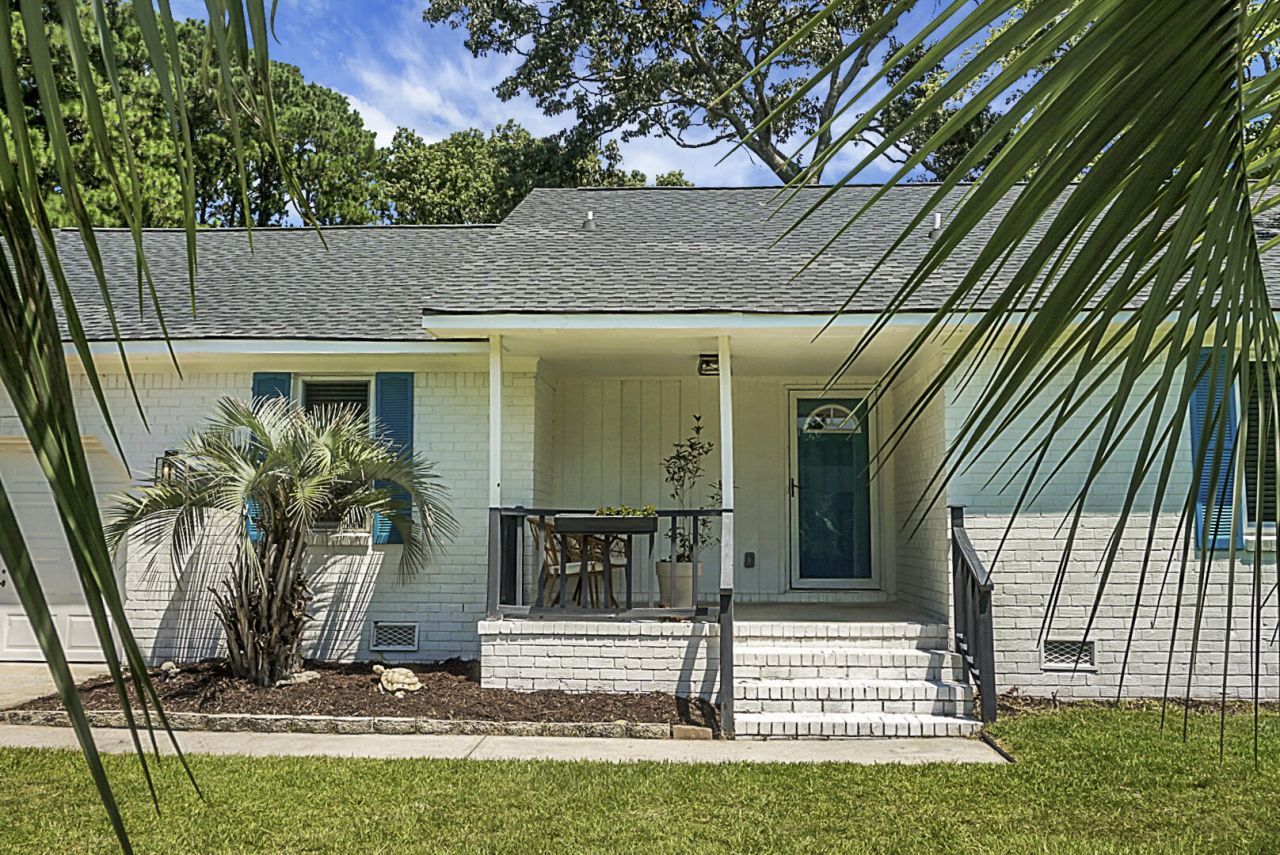 1520 Wakendaw Road Photo 6
