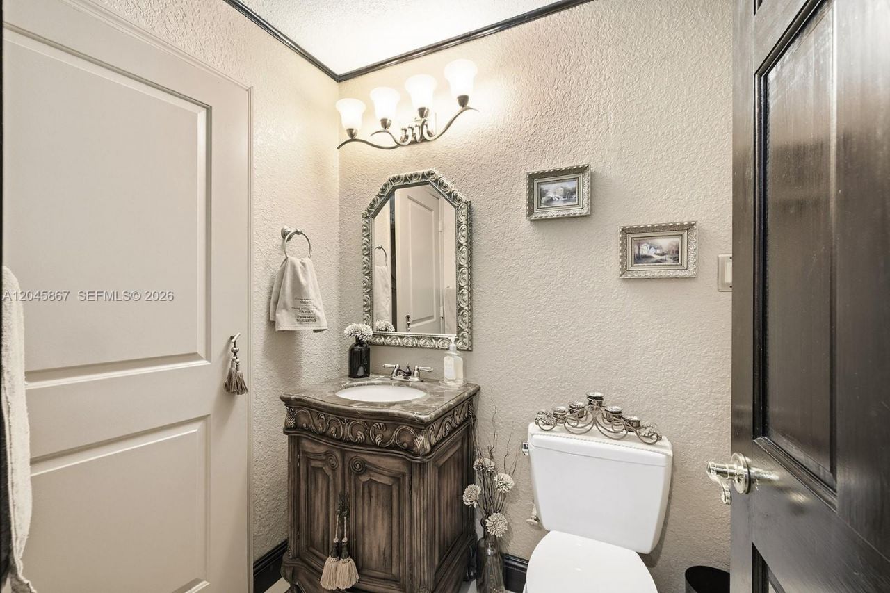 7858 NW 171st St, Hialeah, FL 33015 Photo