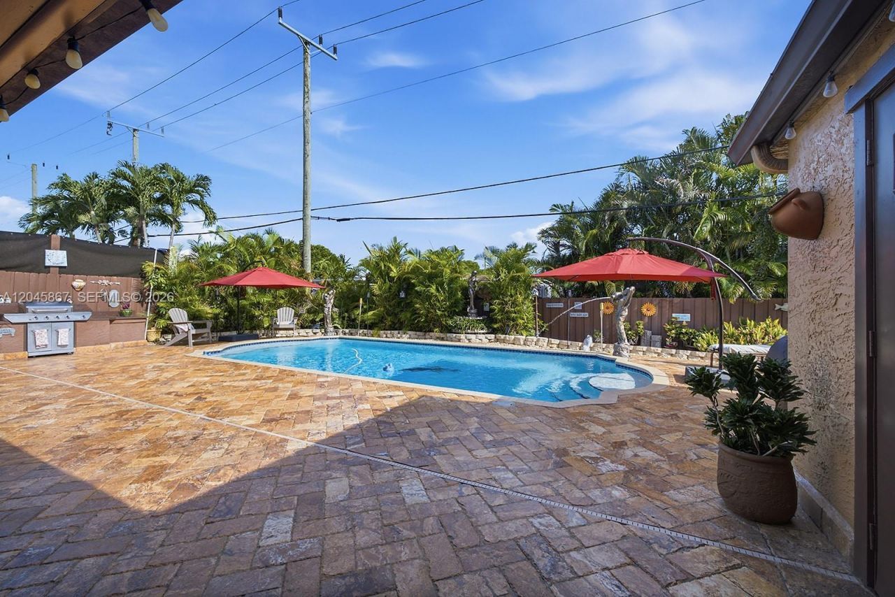 7858 NW 171st St, Hialeah, FL 33015 Photo