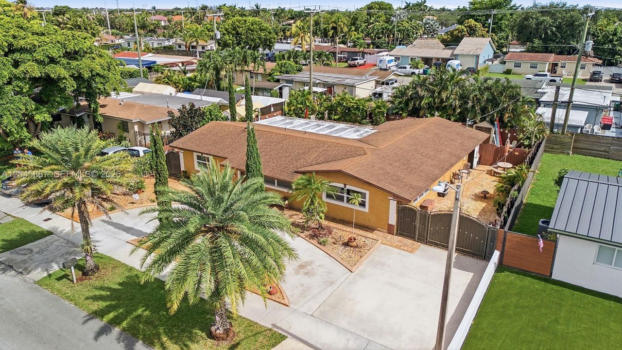 7858 NW 171st St, Hialeah, FL 33015 Photo