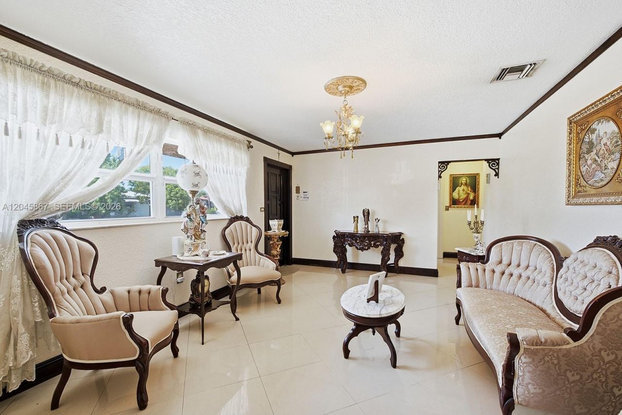 7858 NW 171st St, Hialeah, FL 33015 Photo