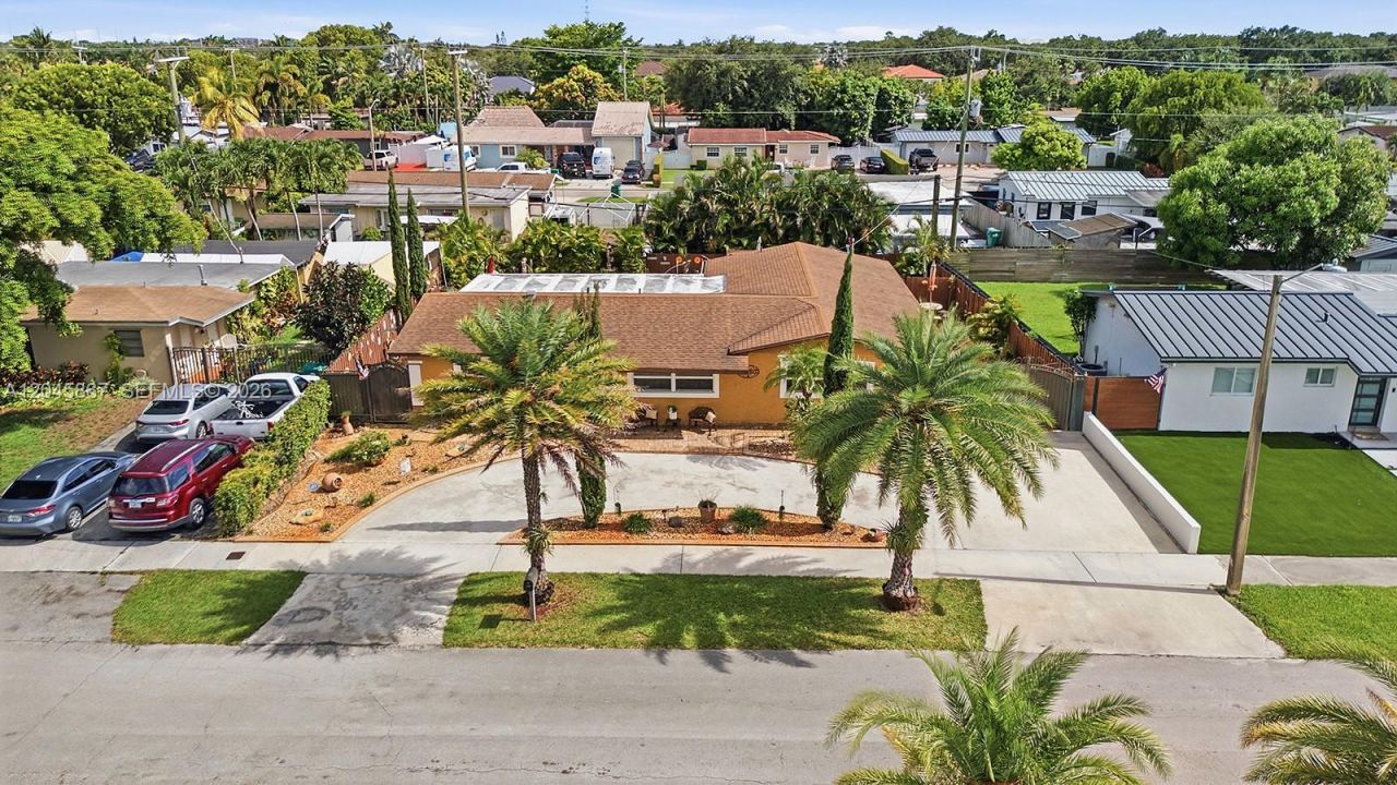 7858 NW 171st St, Hialeah, FL 33015 Photo