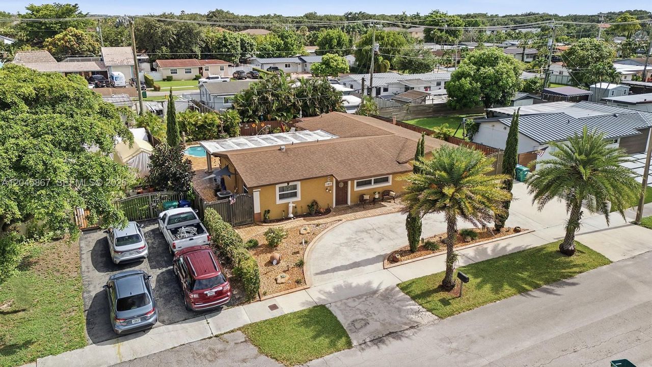 7858 NW 171st St, Hialeah, FL 33015 Photo