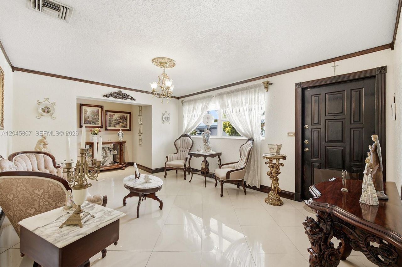 7858 NW 171st St, Hialeah, FL 33015 Photo