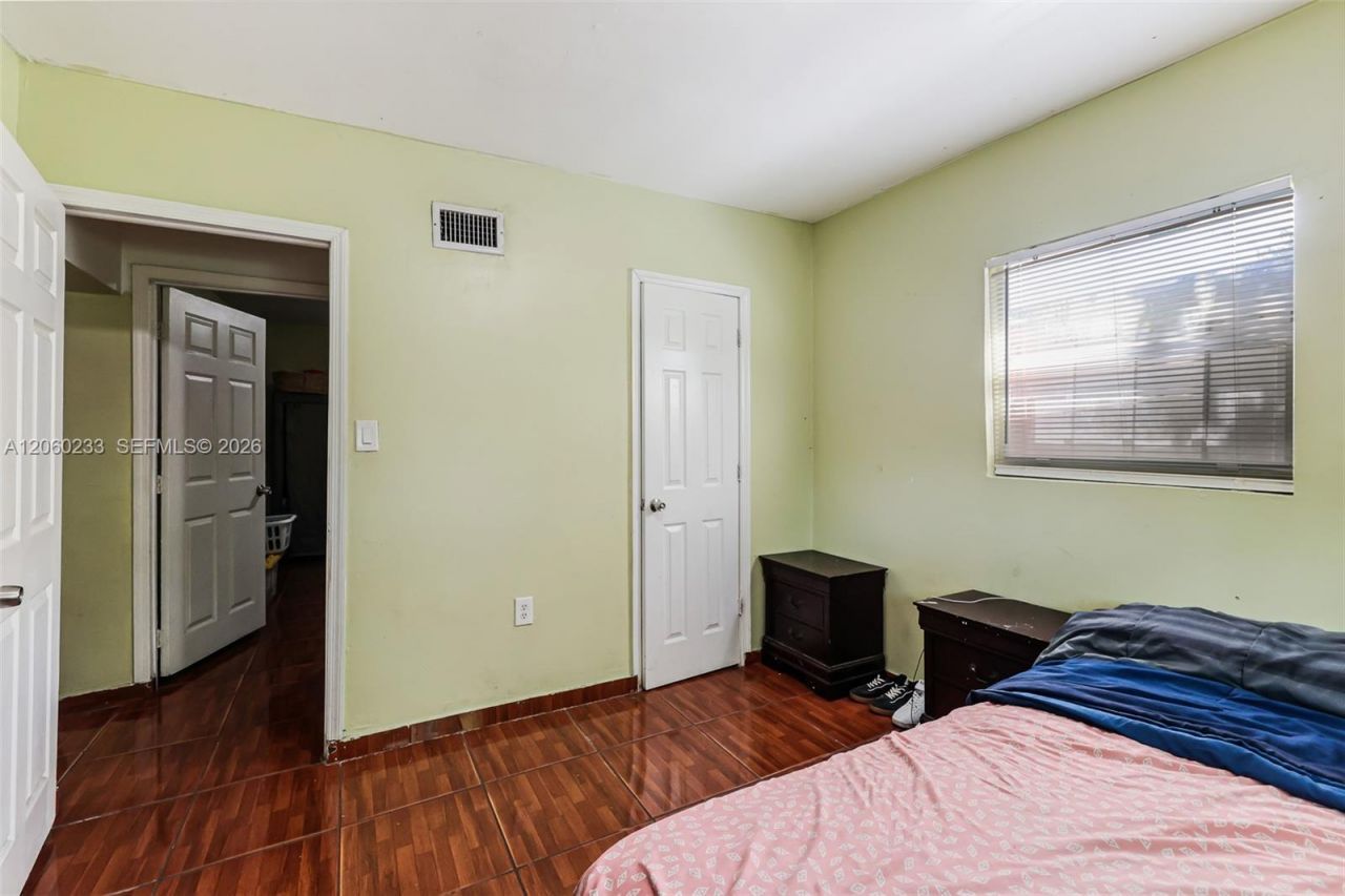 578 NW 97th St , Miami, FL 33150 Photo