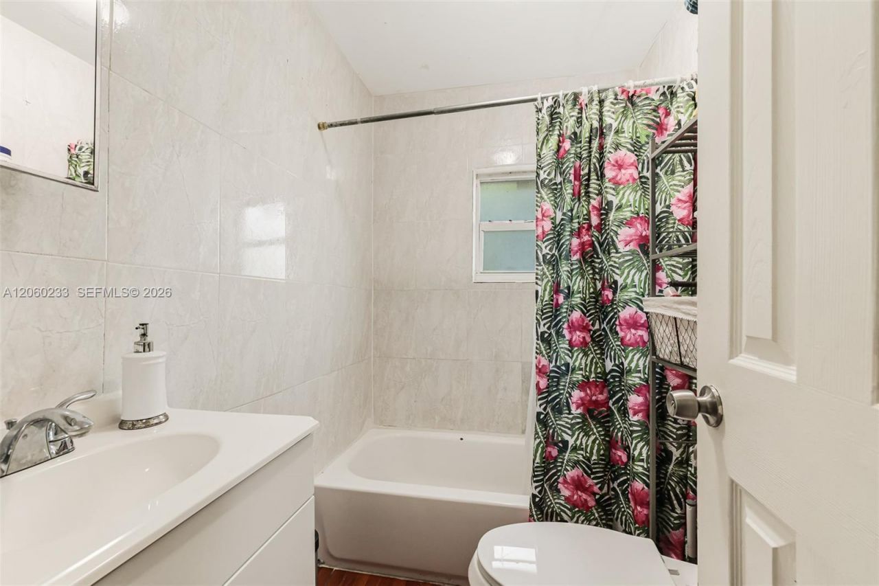 578 NW 97th St , Miami, FL 33150 Photo