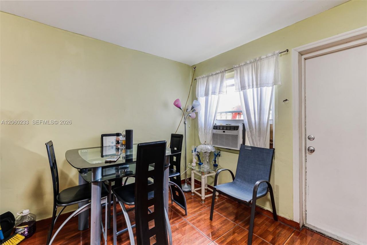 578 NW 97th St , Miami, FL 33150 Photo