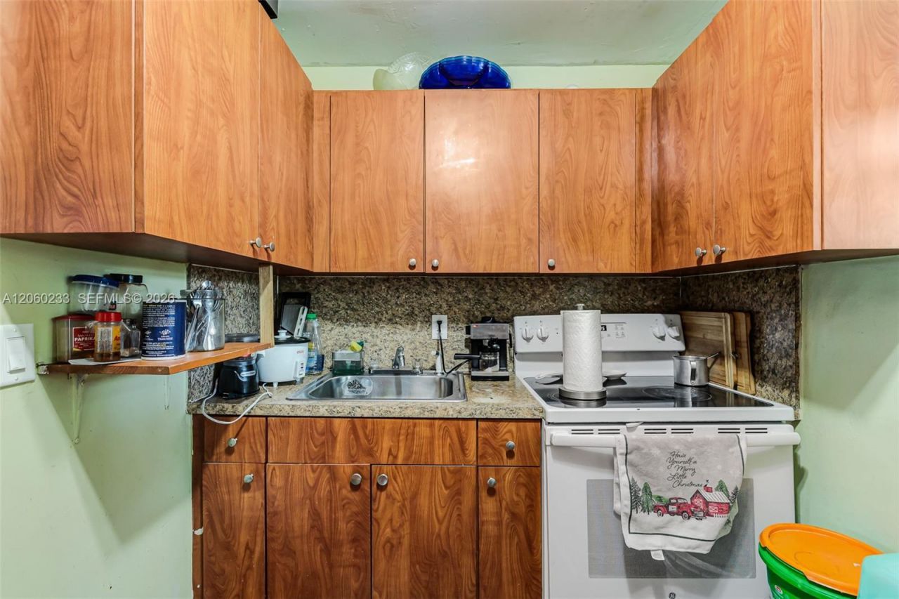 578 NW 97th St , Miami, FL 33150 Photo