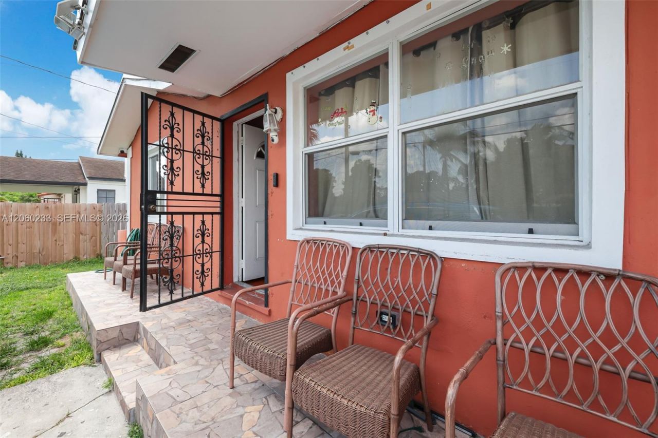 578 NW 97th St , Miami, FL 33150 Photo