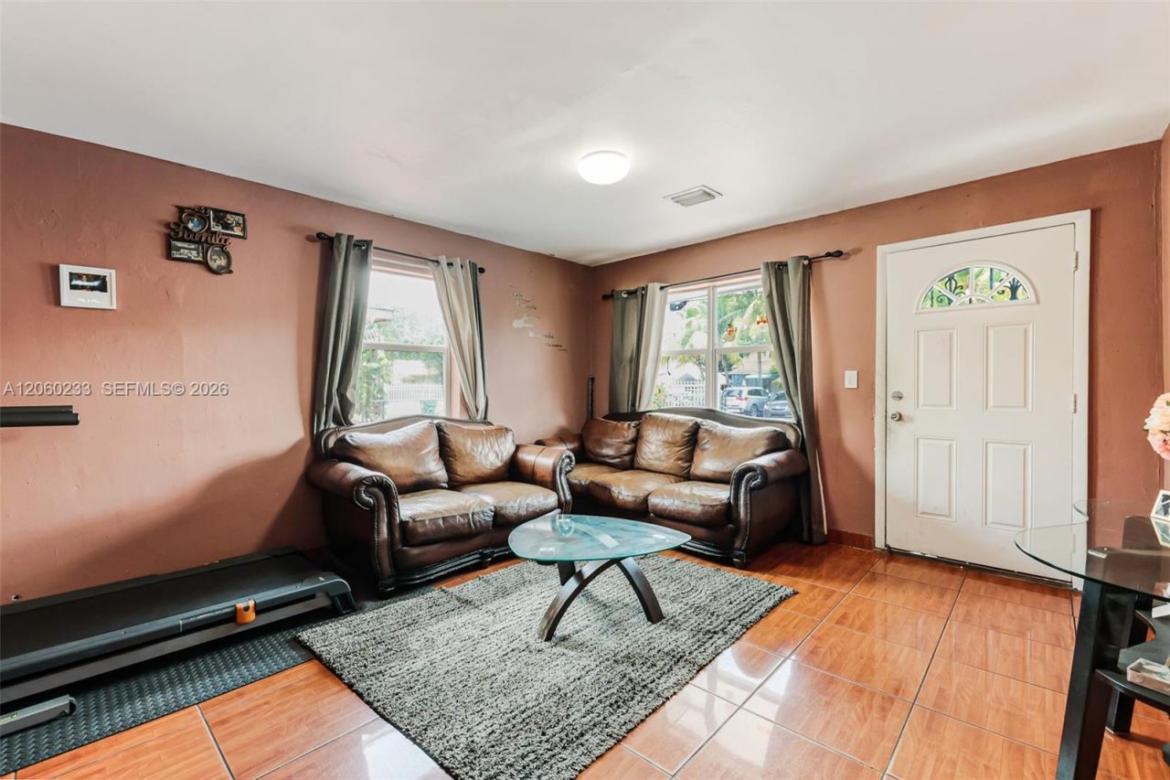 578 NW 97th St , Miami, FL 33150 Photo