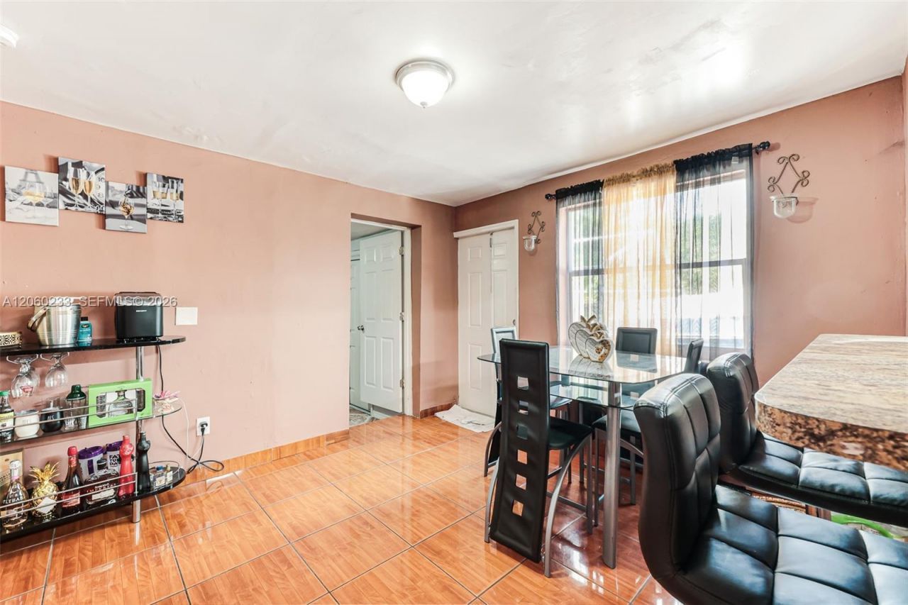 578 NW 97th St , Miami, FL 33150 Photo