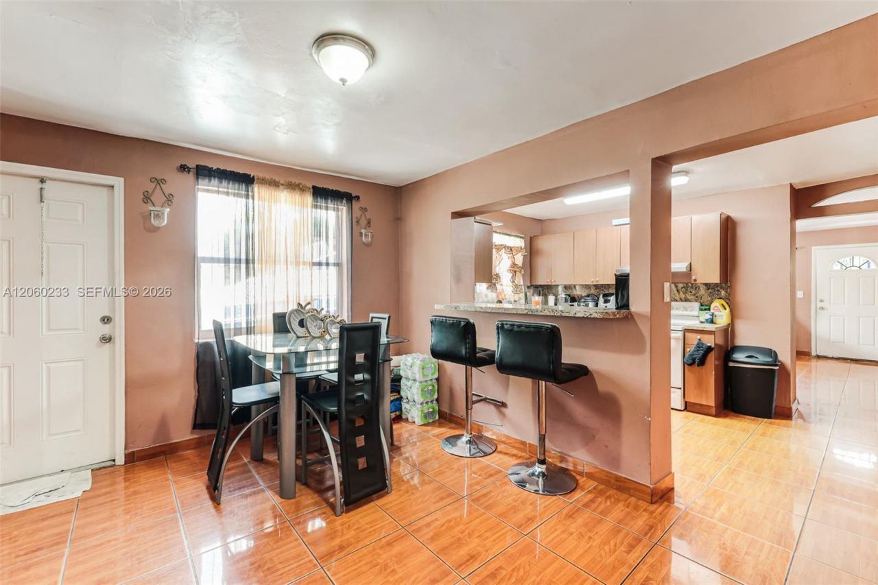 578 NW 97th St , Miami, FL 33150 Photo