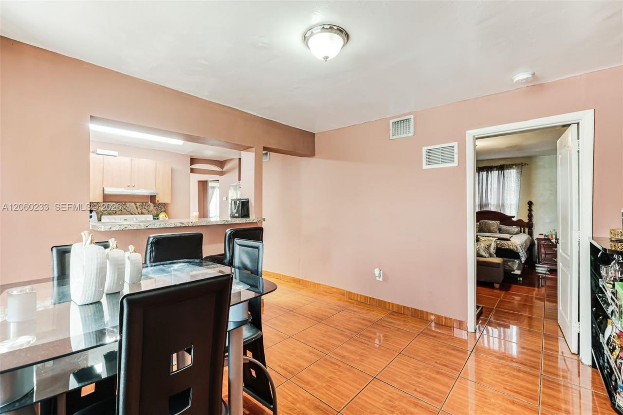 578 NW 97th St , Miami, FL 33150 Photo