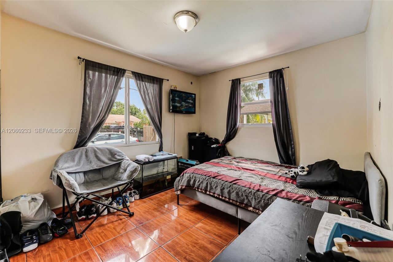 578 NW 97th St , Miami, FL 33150 Photo