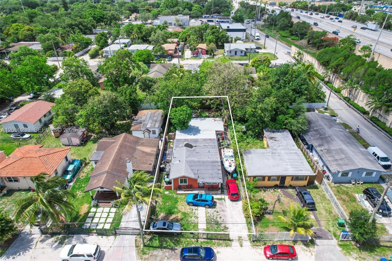578 NW 97th St , Miami, FL 33150 Photo