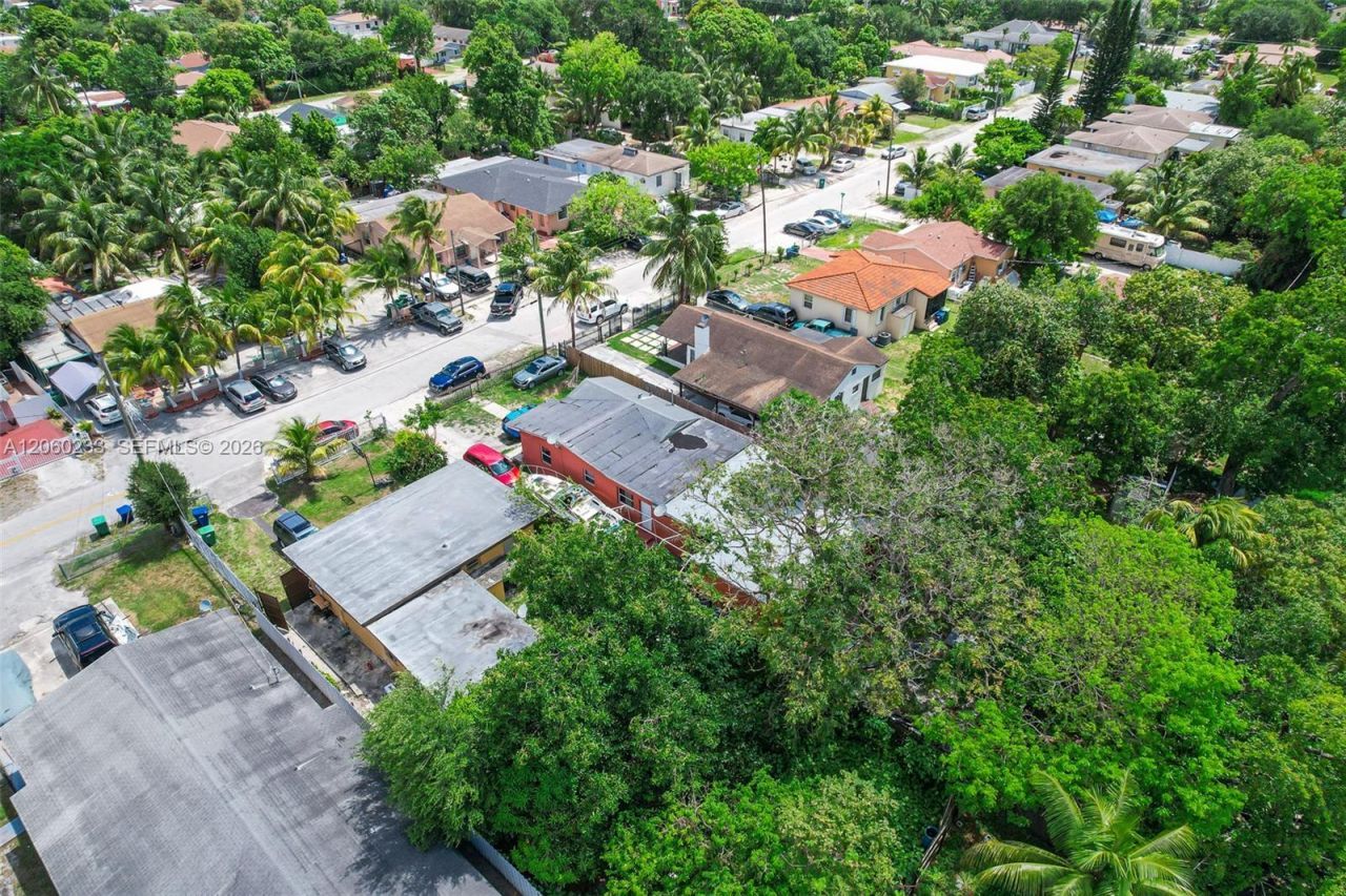 578 NW 97th St , Miami, FL 33150 Photo