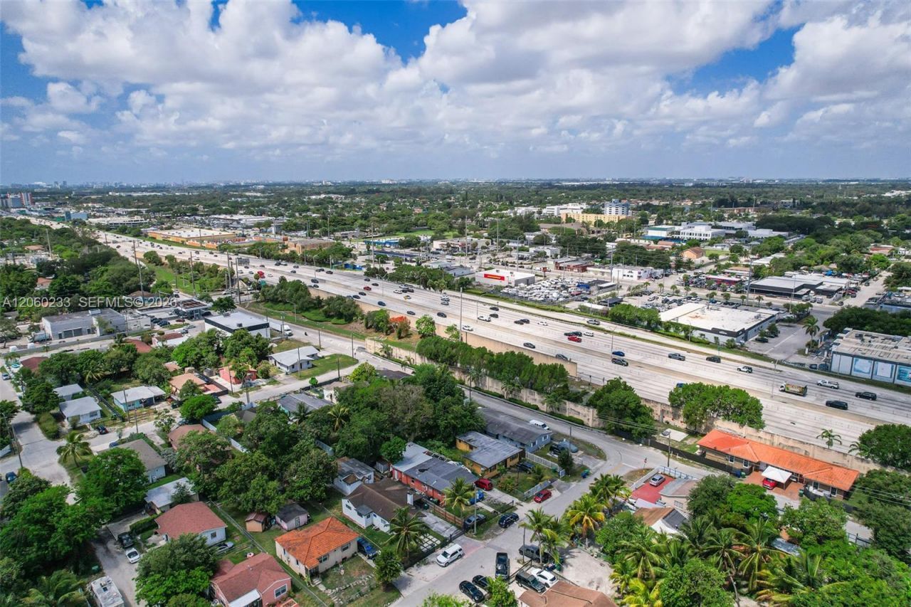 578 NW 97th St , Miami, FL 33150 Photo