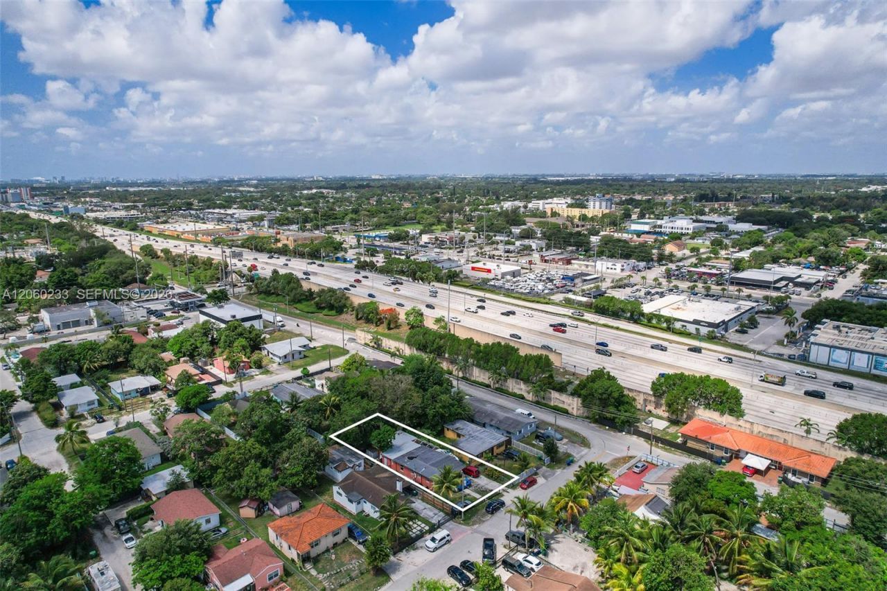 578 NW 97th St , Miami, FL 33150 Photo