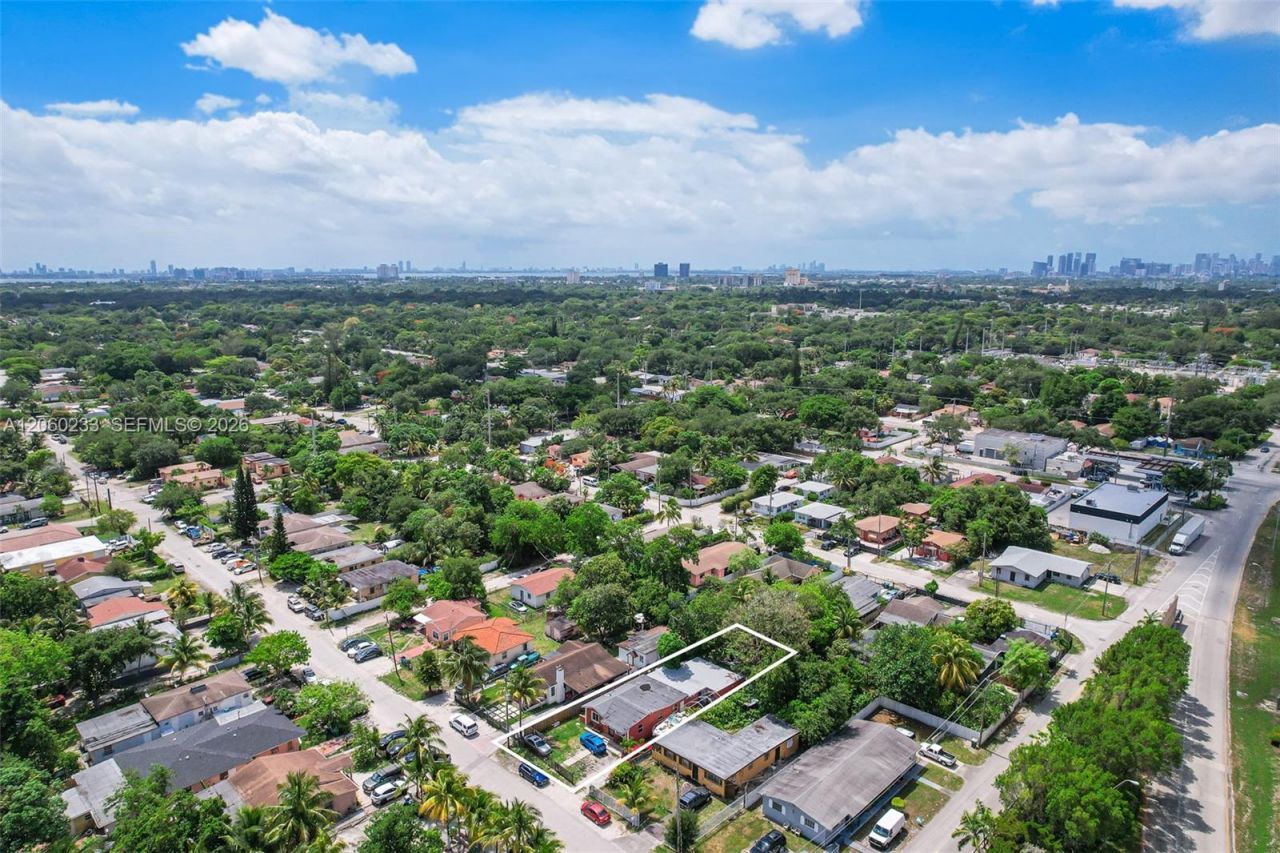 578 NW 97th St , Miami, FL 33150 Photo