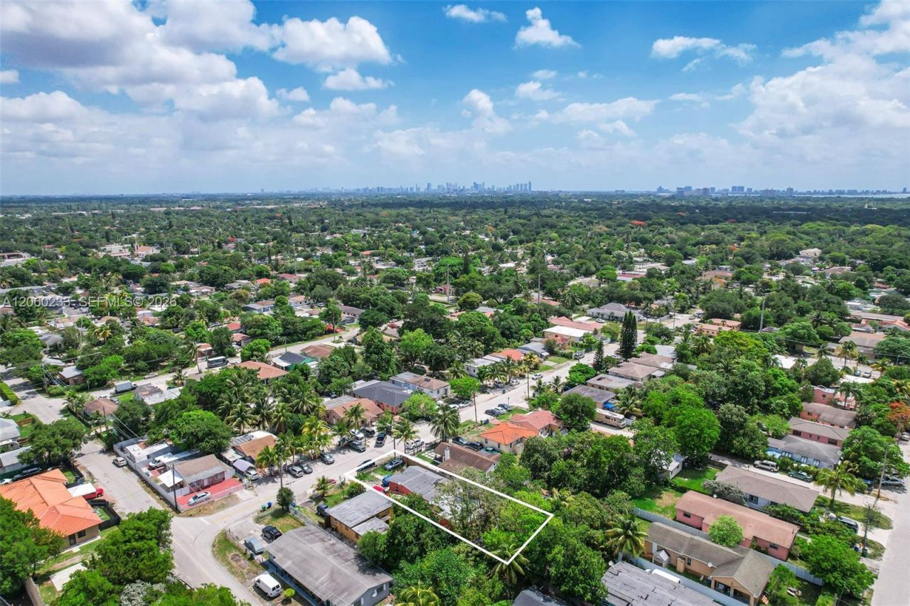 578 NW 97th St , Miami, FL 33150 Photo